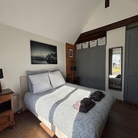Maison De Campagne Lumineuse Spacieuse Dans Impasse Au Calme A Proximite D'Un Chateau Deux Verandas Grand Jardin Cabane Pour Velos, Pres Port En Bessin Et Bayeux, Proche Plages Du Debarquement Commes Kültér fotó