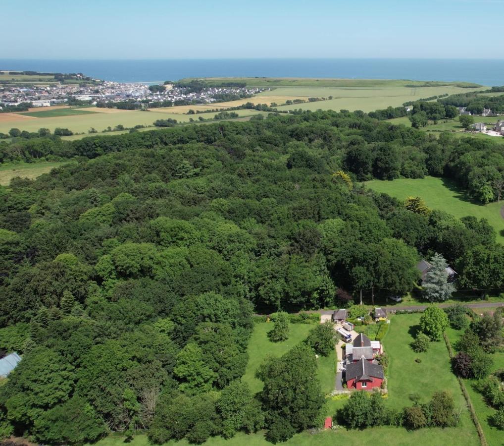 Maison De Campagne Lumineuse Spacieuse Dans Impasse Au Calme A Proximite D'Un Chateau Deux Verandas Grand Jardin Cabane Pour Velos, Pres Port En Bessin Et Bayeux, Proche Plages Du Debarquement Commes Kültér fotó