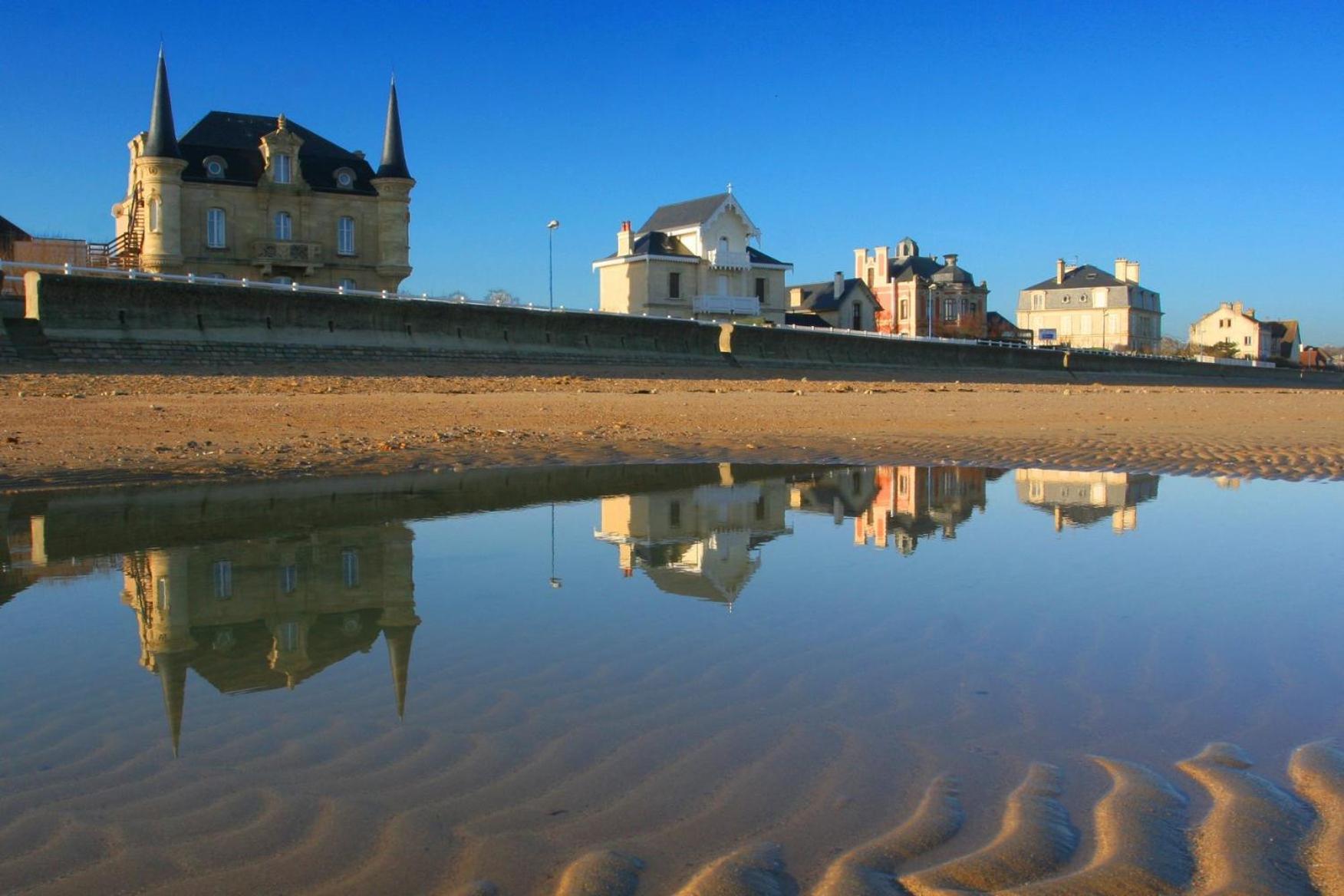 Maison De Campagne Lumineuse Spacieuse Dans Impasse Au Calme A Proximite D'Un Chateau Deux Verandas Grand Jardin Cabane Pour Velos, Pres Port En Bessin Et Bayeux, Proche Plages Du Debarquement Commes Kültér fotó